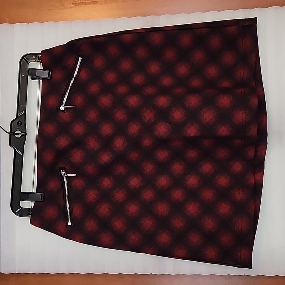 Skirt. Mini. Maurice's. Size small. Pull on. Stretch waist.